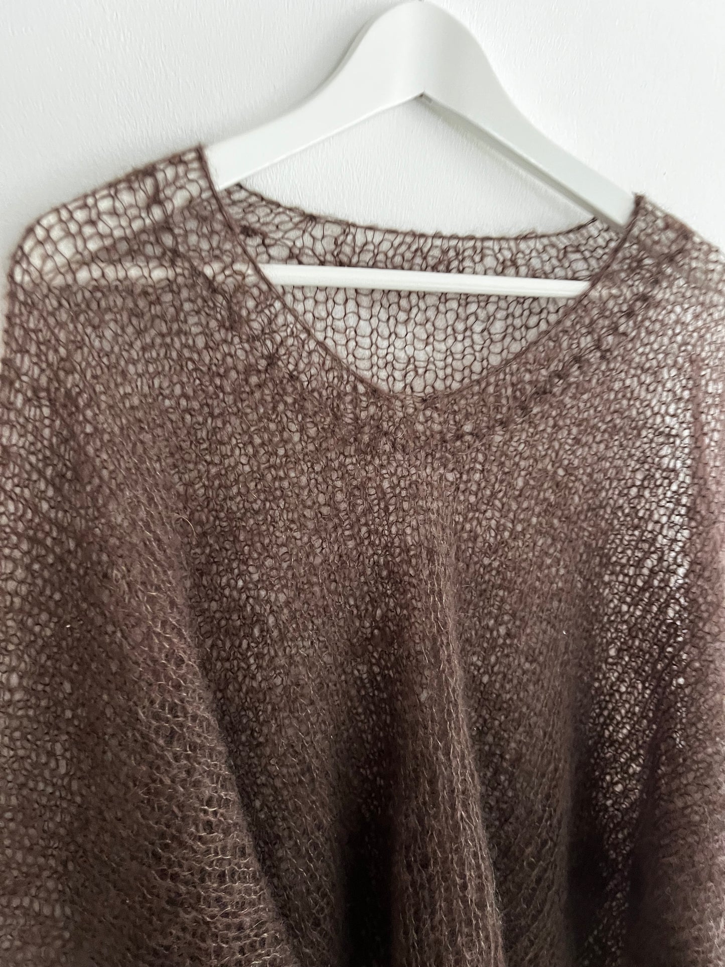 VOILE - FEDERLEICHTER Seiden-Mohair-Spitzenpulli mit Ballonarmen