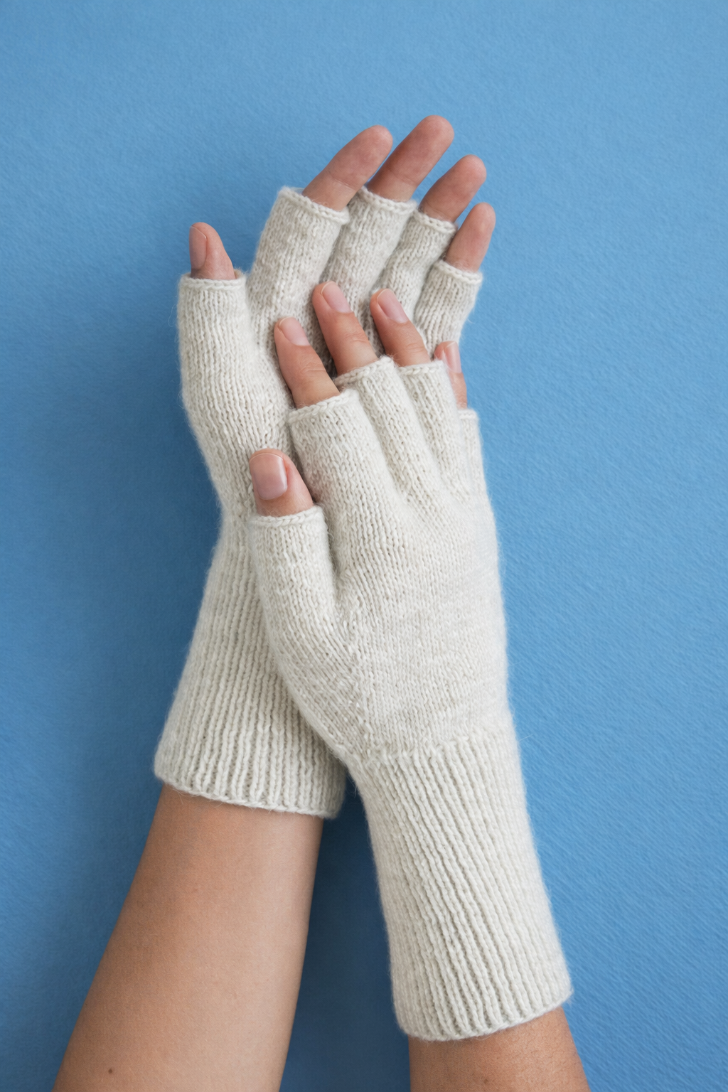 Finger mittens cloves pattern